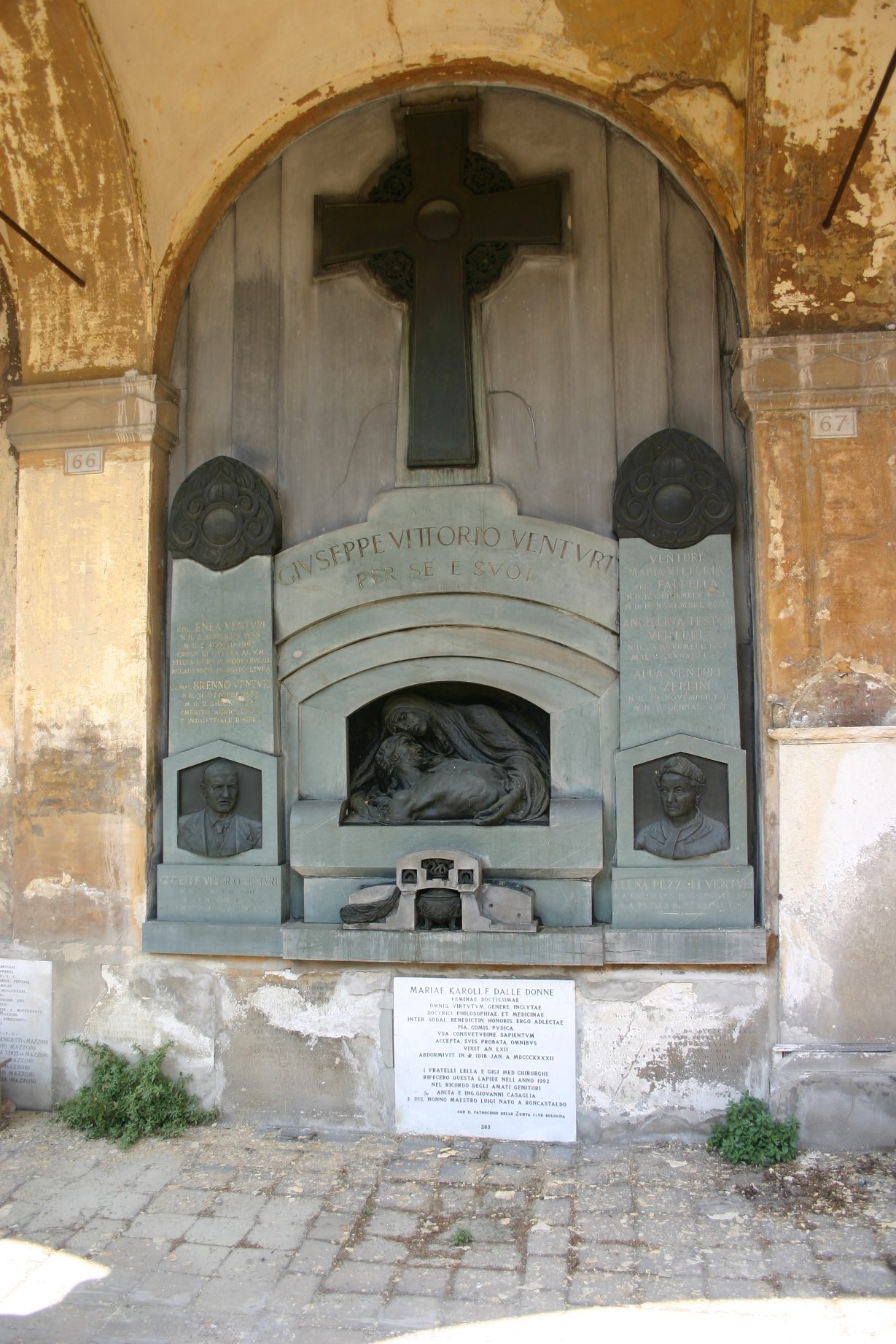 Maria Dalle Donne's tomb, Certosa Cemetery, Bologna - 02.JPG